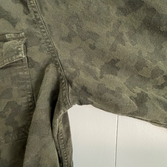 Roots men's green camo print button down long sleeve cotton blend shirt size L - Picture 9 of 14